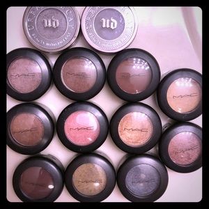 ❣️SOLD❣️MAC / URBAN DECAY Makeup Bundle